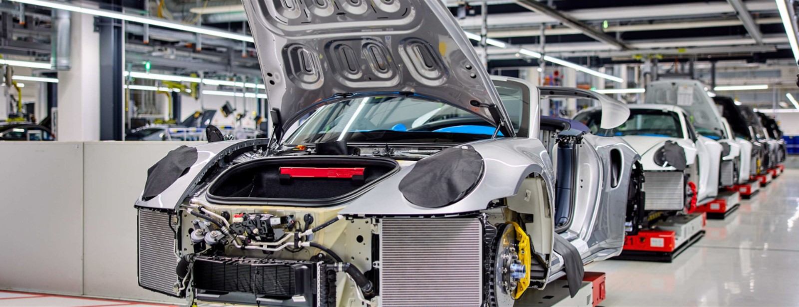 Porsche maakt fabriek in Zuffenhausen klaar voor de toekomst.